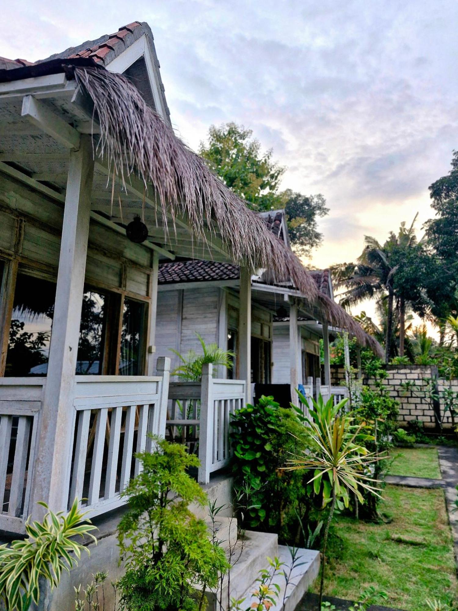 The Layar Homestay Batununggul Kültér fotó